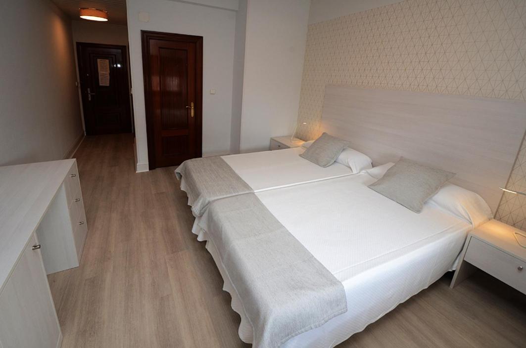 Hostal Vista Alegre 카스트로우르디알레스 외부 사진