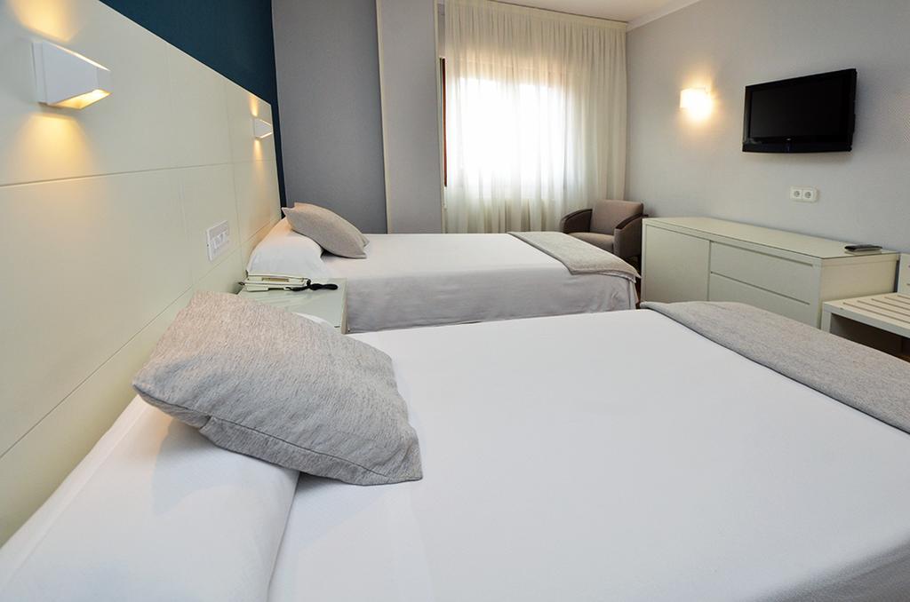 Hostal Vista Alegre 카스트로우르디알레스 외부 사진