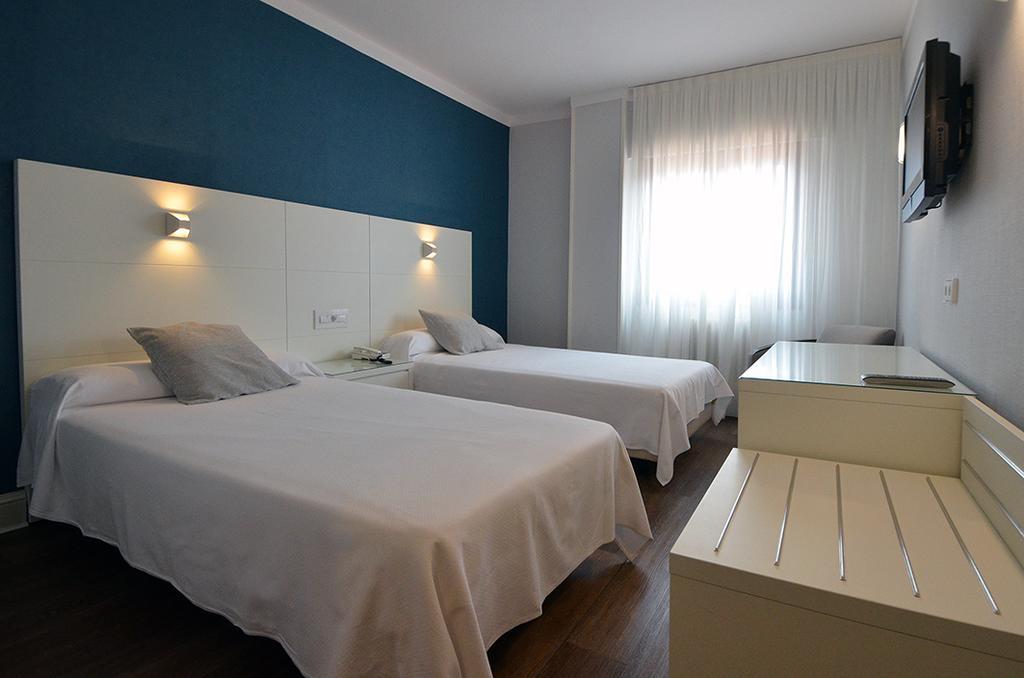 Hostal Vista Alegre 카스트로우르디알레스 외부 사진
