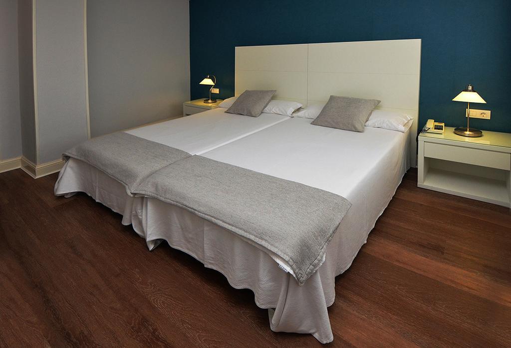 Hostal Vista Alegre 카스트로우르디알레스 외부 사진