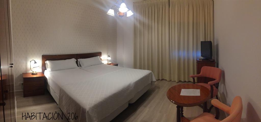 Hostal Vista Alegre 카스트로우르디알레스 외부 사진