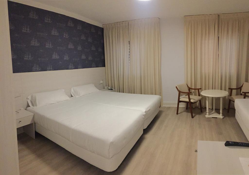 Hostal Vista Alegre 카스트로우르디알레스 외부 사진