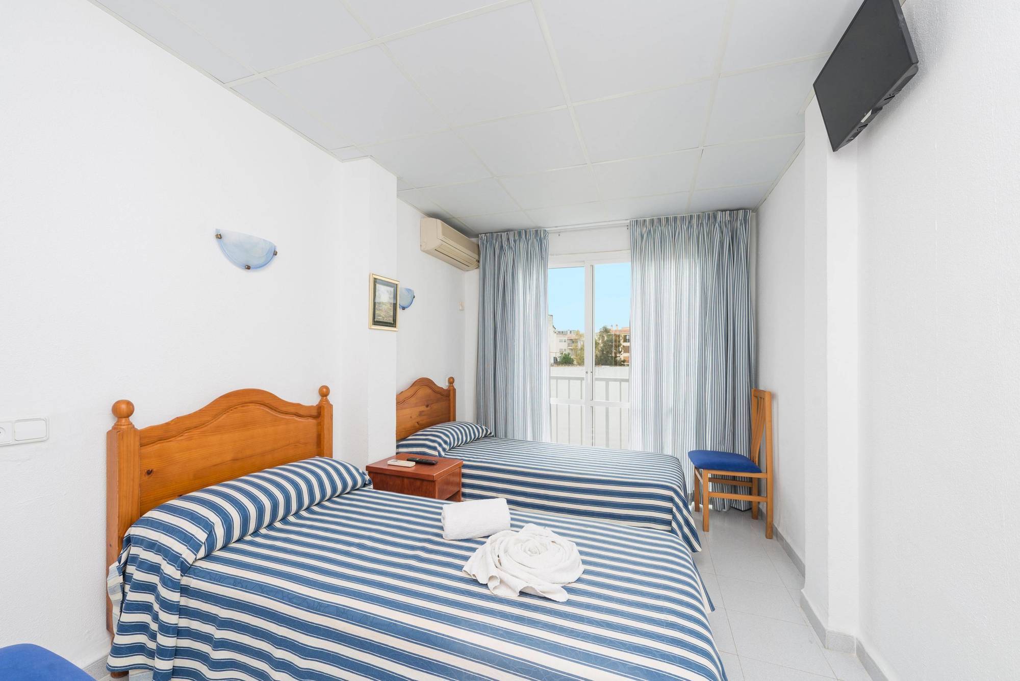Hostal Vista Alegre 카스트로우르디알레스 외부 사진