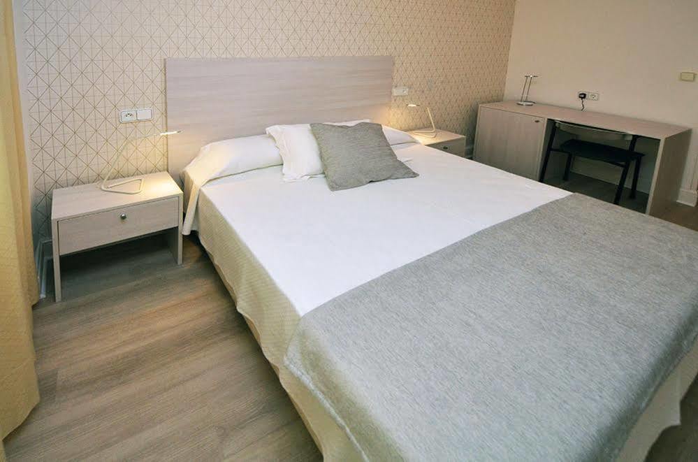 Hostal Vista Alegre 카스트로우르디알레스 외부 사진